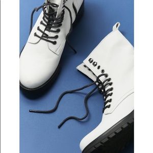 🖤 BLACK AND WHITE urban outfitters combat boots